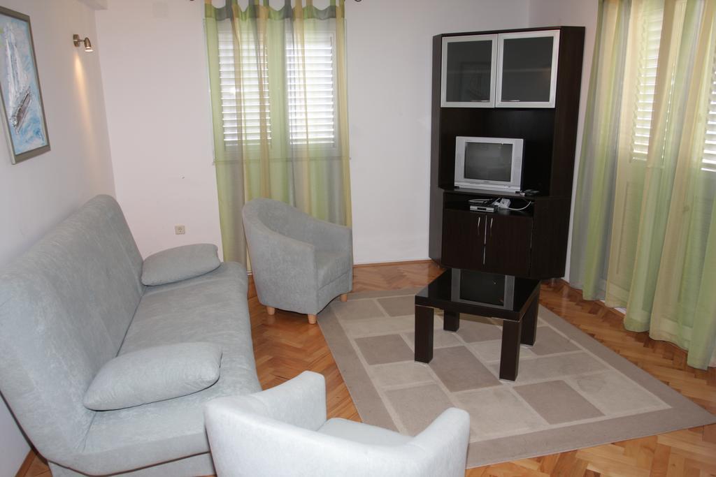 Apartments Ante Makarska Bilik gambar