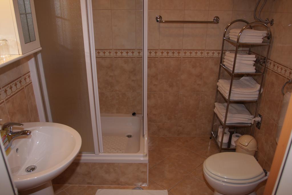Apartments Ante Makarska Bilik gambar