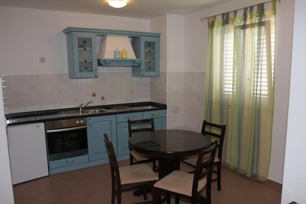 Apartments Ante Makarska Bilik gambar